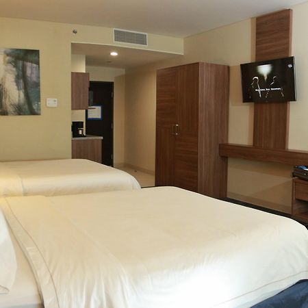 Holiday Inn Express & Suites Mexicali, An Ihg Hotel ภายนอก รูปภาพ