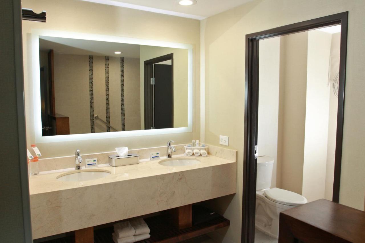 Holiday Inn Express & Suites Mexicali, An Ihg Hotel ภายนอก รูปภาพ