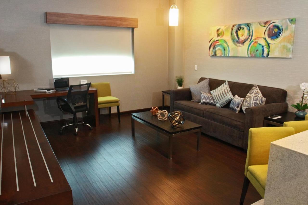 Holiday Inn Express & Suites Mexicali By Ihg ภายนอก รูปภาพ