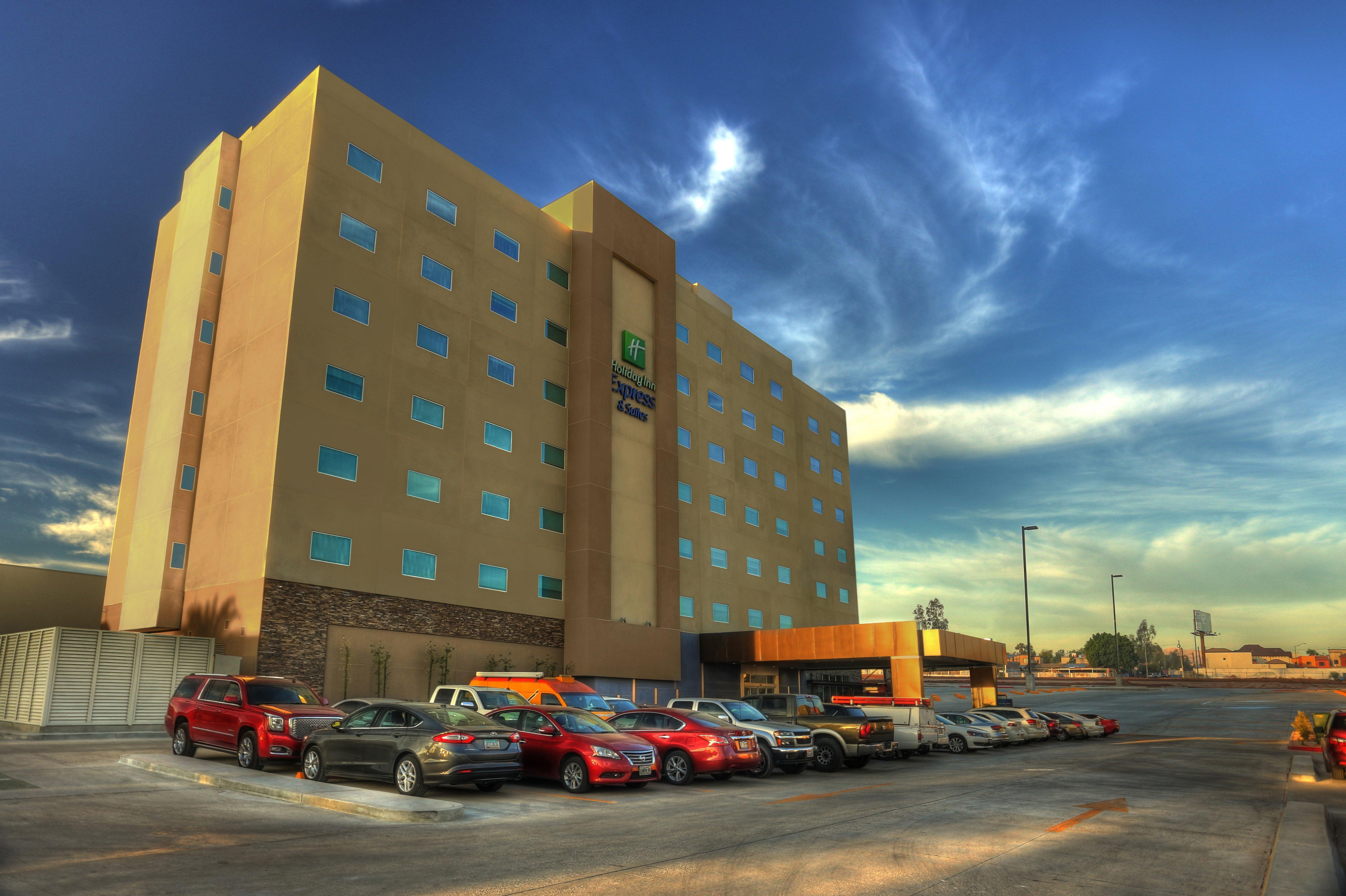 Holiday Inn Express & Suites Mexicali, An Ihg Hotel ภายนอก รูปภาพ