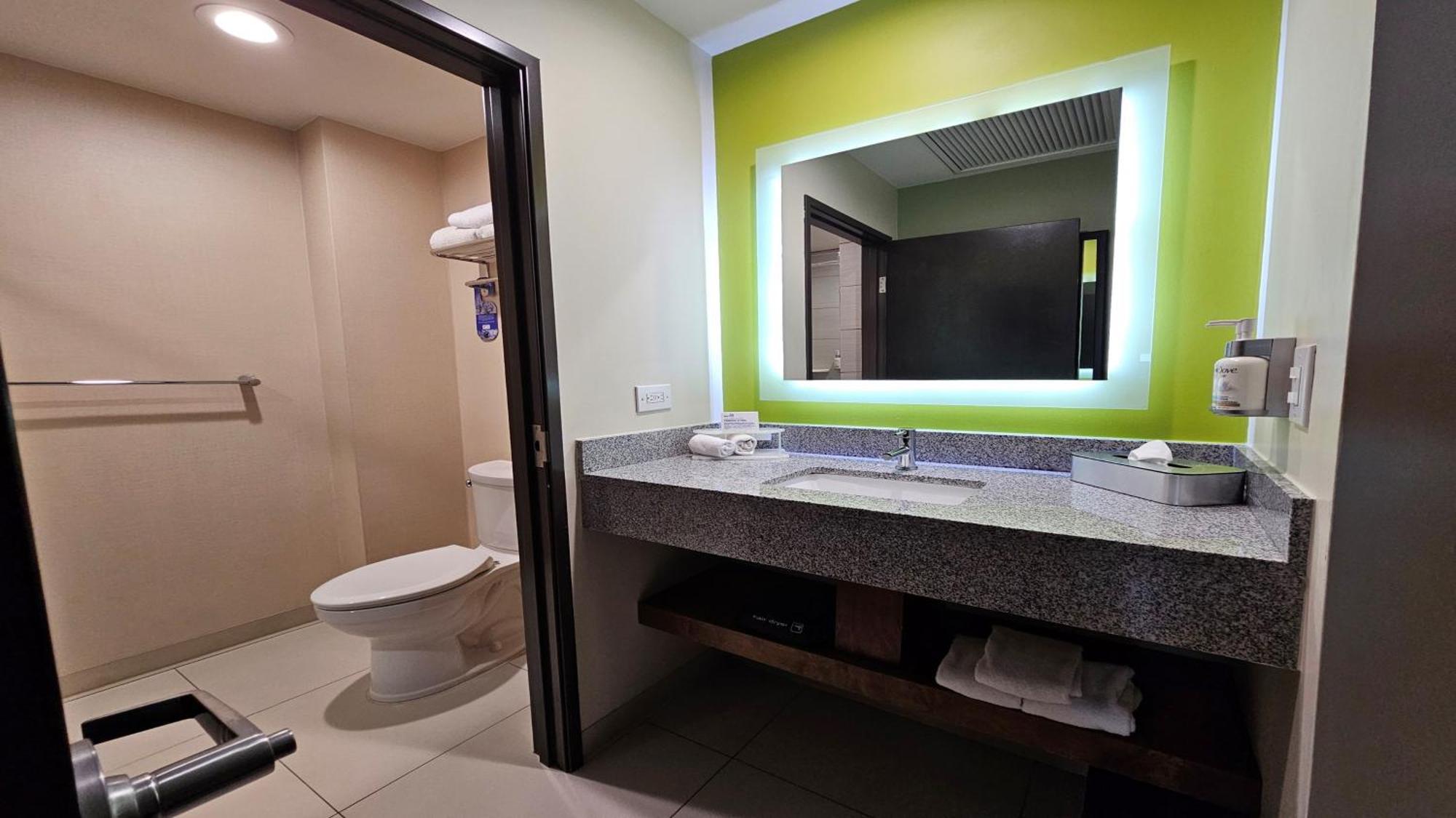 Holiday Inn Express & Suites Mexicali, An Ihg Hotel ภายนอก รูปภาพ